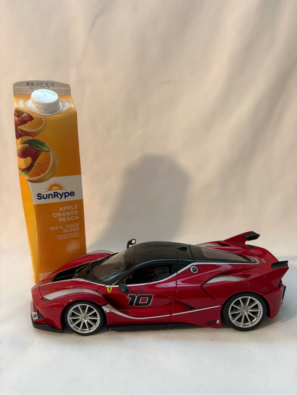 Miasto Ferrari FXXK, red edition, diecast car